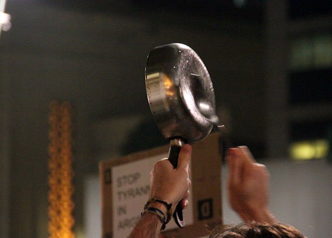 Este ódio elitista talvez explique o aparente refluxo destas manifestações golpistas. A marcha de 12 de abril, organizada por inúmeros grupelhos fascistóides, já foi bem menor do que o protesto de 15 de março (Foto: Altamiro Borges) Este ódio elitista talvez explique o aparente refluxo destas manifestações golpistas. A marcha de 12 de abril, organizada por inúmeros grupelhos fascistóides, já foi bem menor do que o protesto de 15 de março