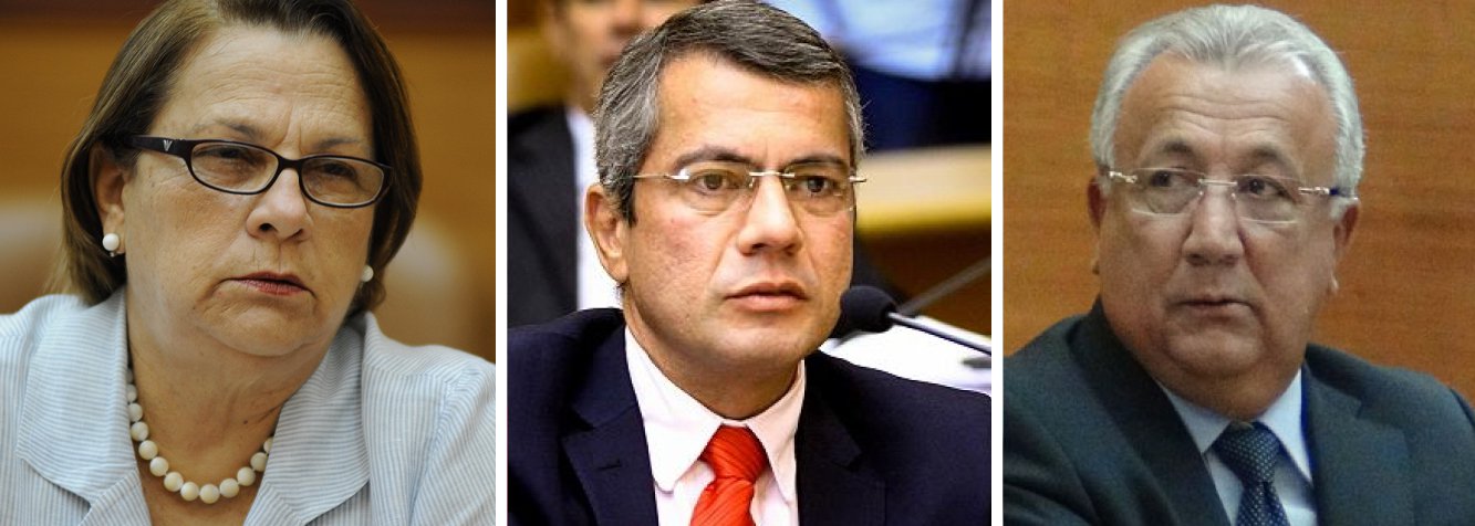 A corrente “Articulação de Esquerda”, do Partido dos Trabalhadores em Sergipe, liderada pela deputada estadual Ana Lúcia Menezes e pelo vereador Iran Barbosa, acusa, em resolução divulgada ontem para a imprensa, que o governo Jackson Barreto (PMDB) retirou direitos trabalhistas dos servidores com a realização da recente reforma administrativa; no texto, a corrente também critica a formação do secretariado e expõe certo desconforto com a presença do PSB, partido do vice-governador Belivaldo Chagas, na aliança governista (Foto: Valter Lima) A corrente “Articulação de Esquerda”, do Partido dos Trabalhadores em Sergipe, liderada pela deputada estadual Ana Lúcia Menezes e pelo vereador Iran Barbosa, acusa, em resolução divulgada ontem para a imprensa, que o governo Jackson Barreto (PMDB) retirou direitos trabalhistas dos servidores com a realização da recente reforma administrativa; no texto, a corrente também critica a formação do secretariado e expõe certo desconforto com a presença do PSB, partido do vice-governador Belivaldo Chagas, na aliança governista