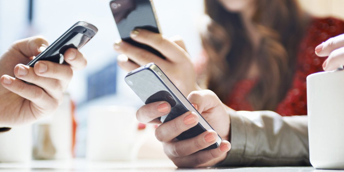 Em seis meses, até março de 2015, o número de usuários brasileiros de internet móvel saltou 7%; o dado é do relatório "O Futuro Digital do Brasil em Foco", divulgado nesta semana pela empresa de medição e análise de internet comScore; segundo o estudo, o Brasil já se aproxima das economias mais desenvolvidas, como Alemanha, na apresentação de uma população on-line de "maioria multiplataforma", que acessa internet tanto via celular como por desktops, inclusive notebook; a população digital total no país é de 84 milhões de visitantes únicos e "mais de 29 milhões acessam o conteúdo digital por meio de mais de uma plataforma mensalmente" (Foto: Valter Lima) www.brasil247.com - Em seis meses, até março de 2015, o número de usuários brasileiros de internet móvel saltou 7%; o dado é do relatório "O Futuro Digital do Brasil em Foco", divulgado nesta semana pela empresa de medição e análise de internet comScore; segundo o estudo, o Brasil já se aproxima das economias mais desenvolvidas, como Alemanha, na apresentação de uma população on-line de "maioria multiplataforma", que acessa internet tanto via celular como por desktops, inclusive notebook; a população digital total no país é de 84 milhões de visitantes únicos e "mais de 29 milhões acessam o conteúdo digital por meio de mais de uma plataforma mensalmente"