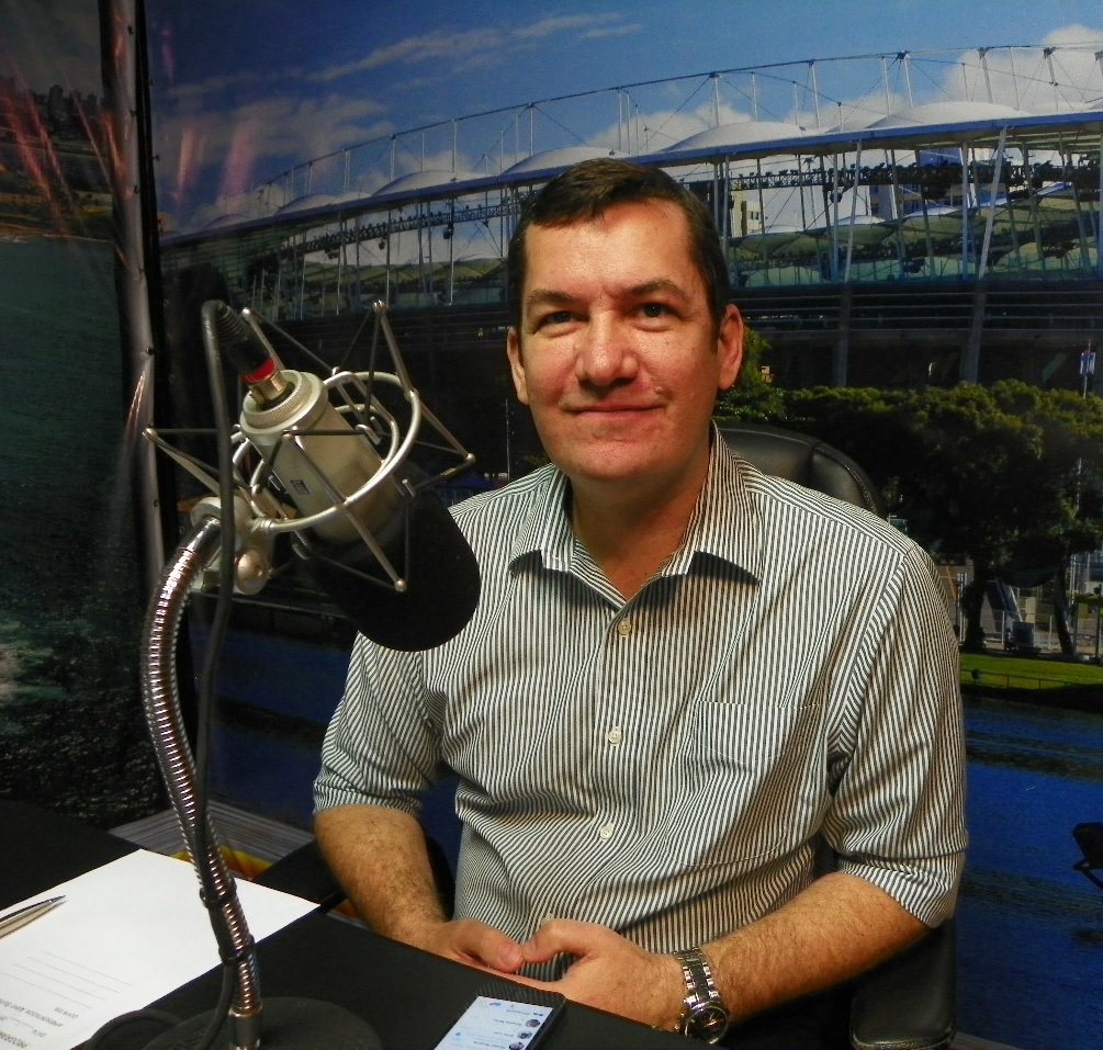 O secretário de Gestão, Alexandre Pauperio, recebeu nesta segunda-feira as entidades representativas dos servidores públicos na Mesa Permanente de Negociação (MPN) integrada para tratar da campanha salarial; "Tudo o que foi conquistado até aqui foi feito em conjunto com os servidores que representam o funcionalismo em mesa de negociação. Não podemos deixar isso se perder. É preciso olhar com cuidado e com racionalidade a situação levando em consideração a atual situação econômica do país", disse Pauperio (Foto: Romulo Faro) O secretário de Gestão, Alexandre Pauperio, recebeu nesta segunda-feira as entidades representativas dos servidores públicos na Mesa Permanente de Negociação (MPN) integrada para tratar da campanha salarial; "Tudo o que foi conquistado até aqui foi feito em conjunto com os servidores que representam o funcionalismo em mesa de negociação. Não podemos deixar isso se perder. É preciso olhar com cuidado e com racionalidade a situação levando em consideração a atual situação econômica do país", disse Pauperio