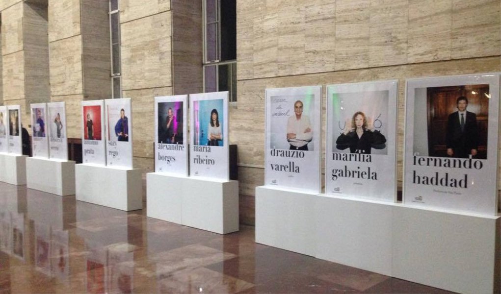 '50 Vozes Contra a Homofobia' reúne retratos de personalidades com frases contra o preconceito (Foto: Gisele Federicce) '50 Vozes Contra a Homofobia' reúne retratos de personalidades com frases contra o preconceito