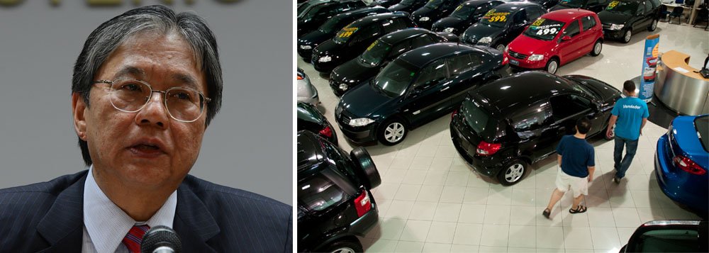 Imposto sobre Produtos Industrializados (IPI) dos automóveis será elevado a partir do ano que vem, segundo o presidente da Associação Nacional dos Fabricantes de Veículos Automotores (Anfavea), Luiz Moan. Ele esteve reunido, em Brasília, com o ministro da Fazenda, Guido Mantega. O governo reduziu o IPI em maio de 2012 para a ajudar a manter a economia aquecida (Foto: Gisele Federicce) Imposto sobre Produtos Industrializados (IPI) dos automóveis será elevado a partir do ano que vem, segundo o presidente da Associação Nacional dos Fabricantes de Veículos Automotores (Anfavea), Luiz Moan. Ele esteve reunido, em Brasília, com o ministro da Fazenda, Guido Mantega. O governo reduziu o IPI em maio de 2012 para a ajudar a manter a economia aquecida