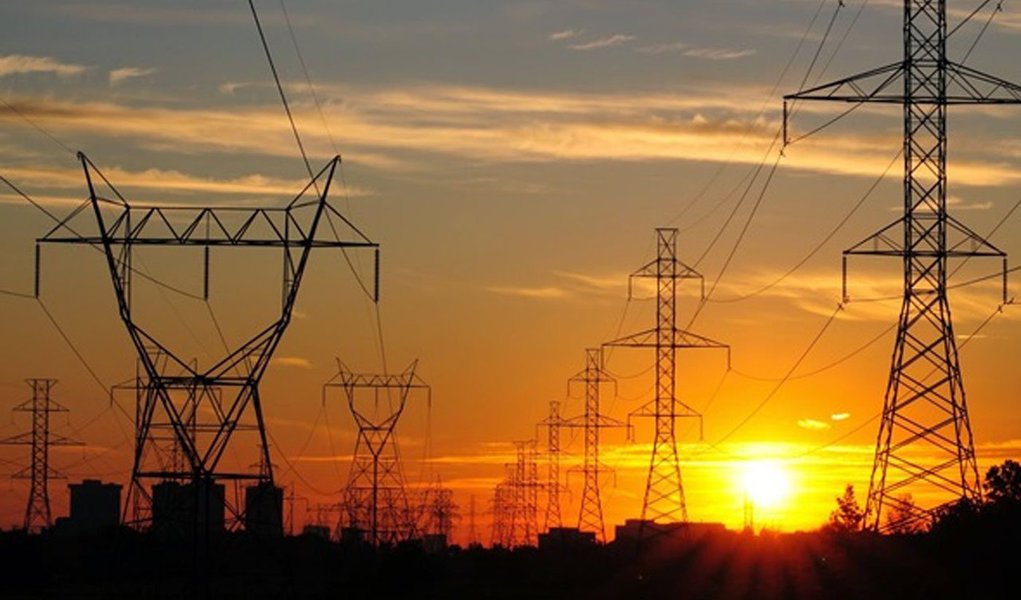 Agência Nacional de Energia Elétrica (Aneel) aprovou nesta terça-feira, 30, um reajuste médio de 5,88% nas tarifas da Energisa Tocantins; para grandes consumidores, o aumento será de 6,52%, e para consumidores residenciais, alta será de 5,64%; novas tarifas vigoram a partir de sábado, 4; a Energisa atende 556 mil unidades consumidoras no Tocantins e sua tarifa já havia subido 4,5% em fevereiro (Foto: Aquiles Lins) Agência Nacional de Energia Elétrica (Aneel) aprovou nesta terça-feira, 30, um reajuste médio de 5,88% nas tarifas da Energisa Tocantins; para grandes consumidores, o aumento será de 6,52%, e para consumidores residenciais, alta será de 5,64%; novas tarifas vigoram a partir de sábado, 4; a Energisa atende 556 mil unidades consumidoras no Tocantins e sua tarifa já havia subido 4,5% em fevereiro