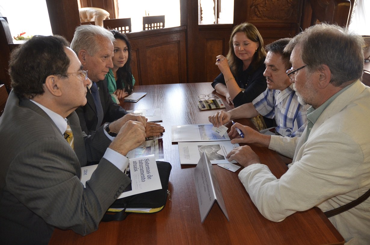 Empreendedores goianos avaliam como positiva a primeira etapa da missão chefiada pelo vice-governador e secretário de Desenvolvimento Econômico, José Eliton; depois de Moscou e São Petersburgo, atividades começam nesta segunda-feira (29) em Minsk, capital de Belarus; presidente da Fieg, Pedro Alves celebra acordo de cooperação com o Conselho de Negócios Rússia-Brasil; "A Fieg vai fazer a aproximação entre o setor produtivo goiano e a Rússia para que aproveitem as oportunidades", afirmou o dirigente (Foto: José Barbacena) Empreendedores goianos avaliam como positiva a primeira etapa da missão chefiada pelo vice-governador e secretário de Desenvolvimento Econômico, José Eliton; depois de Moscou e São Petersburgo, atividades começam nesta segunda-feira (29) em Minsk, capital de Belarus; presidente da Fieg, Pedro Alves celebra acordo de cooperação com o Conselho de Negócios Rússia-Brasil; "A Fieg vai fazer a aproximação entre o setor produtivo goiano e a Rússia para que aproveitem as oportunidades", afirmou o dirigente