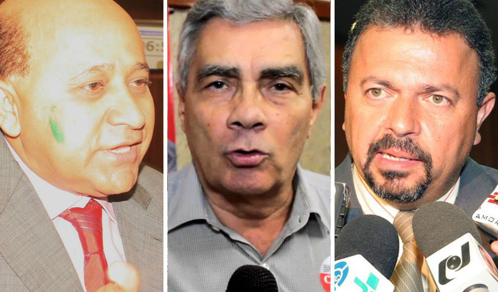 CCJ aprova requerimento de Djlama Araújo (SD) e convoca o procurador-geral do município de Goiânia, Carlos de Freitas, e o secretário de Administração, Valdi Camárcio, para esclarecer pontos obscuros do acerto feito com a empresa Trana Construções no valor de R$ 33 milhões; segundo Elias Vaz (PSB), presidente da CCJ, os auxiliares do prefeito Paulo Garcia (PT) têm dez dias úteis para comparecer à Comissão para dar as explicações (Foto: Realle Palazzo-Martini) CCJ aprova requerimento de Djlama Araújo (SD) e convoca o procurador-geral do município de Goiânia, Carlos de Freitas, e o secretário de Administração, Valdi Camárcio, para esclarecer pontos obscuros do acerto feito com a empresa Trana Construções no valor de R$ 33 milhões; segundo Elias Vaz (PSB), presidente da CCJ, os auxiliares do prefeito Paulo Garcia (PT) têm dez dias úteis para comparecer à Comissão para dar as explicações
