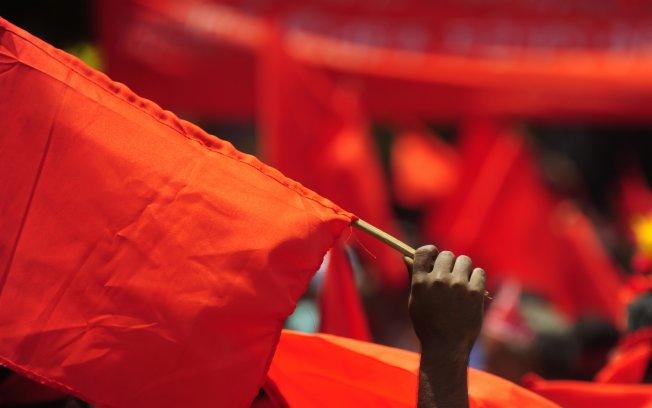 As forças progressistas na condução do governo, tendo responsabilidades com a nação, não podem permitir o agravamento ulterior da situação, o que só provocaria danos irreparáveis à maioria da população (Foto: José Reinaldo Carvalho) www.brasil247.com - As forças progressistas na condução do governo, tendo responsabilidades com a nação, não podem permitir o agravamento ulterior da situação, o que só provocaria danos irreparáveis à maioria da população