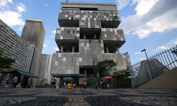As ações da Petrobras que chegaram a cair para R$ 8,18 em janeiro deste ano, estão hoje em mais de R$ 12. Quando o chamado Mercado estava com a razão? (Foto: Henrique Fontana) As ações da Petrobras que chegaram a cair para R$ 8,18 em janeiro deste ano, estão hoje em mais de R$ 12. Quando o chamado Mercado estava com a razão?