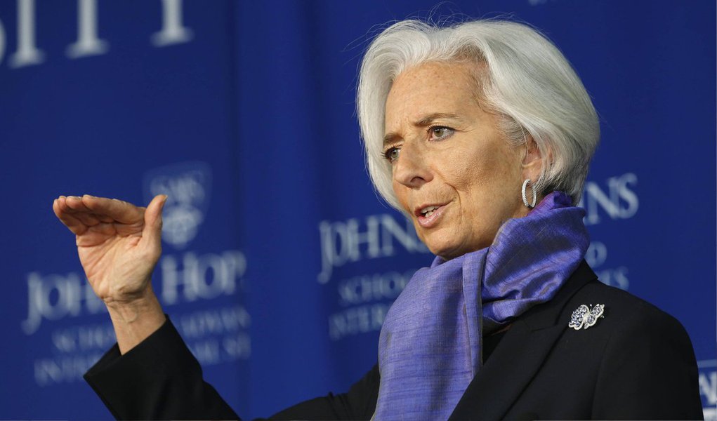 A diretora-gerente do Fundo Monetário Internaciona, Christine Lagarde, disse neste domingo estar decepcionada com o resultado inconclusivo das negociações com a Grécia, que está à beira de um calote de sua dívida com o FMI; "Eu continuo acreditando que uma abordagem equilibrada é necessária para ajudar a restaurar a estabilidade econômica e o crescimento na Grécia", disse ela (Foto: Leonardo Attuch) A diretora-gerente do Fundo Monetário Internaciona, Christine Lagarde, disse neste domingo estar decepcionada com o resultado inconclusivo das negociações com a Grécia, que está à beira de um calote de sua dívida com o FMI; "Eu continuo acreditando que uma abordagem equilibrada é necessária para ajudar a restaurar a estabilidade econômica e o crescimento na Grécia", disse ela