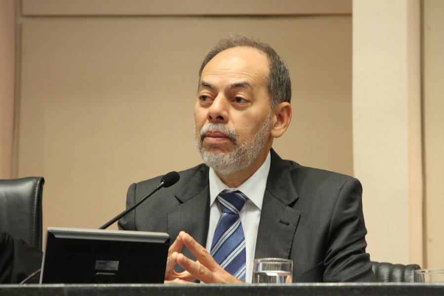Além de reunião com os dirigentes da URCA, o secretário Inácio Arruda deve conversar com representantes do sindicato dos professores e de movimentos sociais (Foto: Fatima 247) Além de reunião com os dirigentes da URCA, o secretário Inácio Arruda deve conversar com representantes do sindicato dos professores e de movimentos sociais