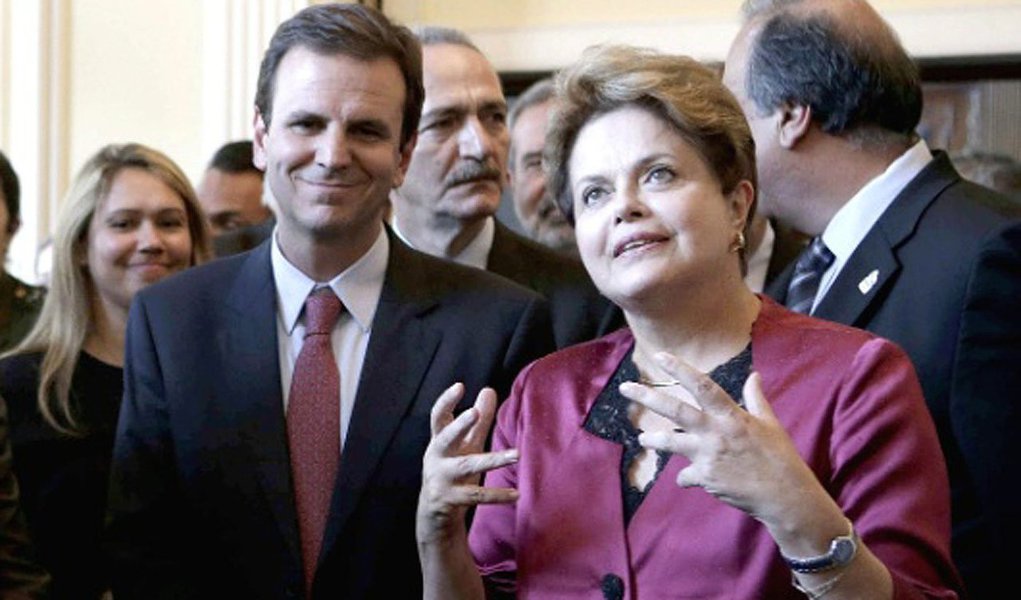 Após entrar com ação judicial contra União, prefeito do Rio de Janeiro Eduardo Paes (PMDB) disse que fará acordo sobre pagamento de dívida do município: "Eu acho que não precisava de estresse, a gente precisa conversar e eu estou aqui para ajudar nessa conversa. Para mim é constrangedor entrar com ação na Justiça contra o governo federal que eu apoio, contra uma pessoa que eu tenho carinho, tenho gratidão", disse (Foto: Roberta Namour) Após entrar com ação judicial contra União, prefeito do Rio de Janeiro Eduardo Paes (PMDB) disse que fará acordo sobre pagamento de dívida do município: "Eu acho que não precisava de estresse, a gente precisa conversar e eu estou aqui para ajudar nessa conversa. Para mim é constrangedor entrar com ação na Justiça contra o governo federal que eu apoio, contra uma pessoa que eu tenho carinho, tenho gratidão", disse