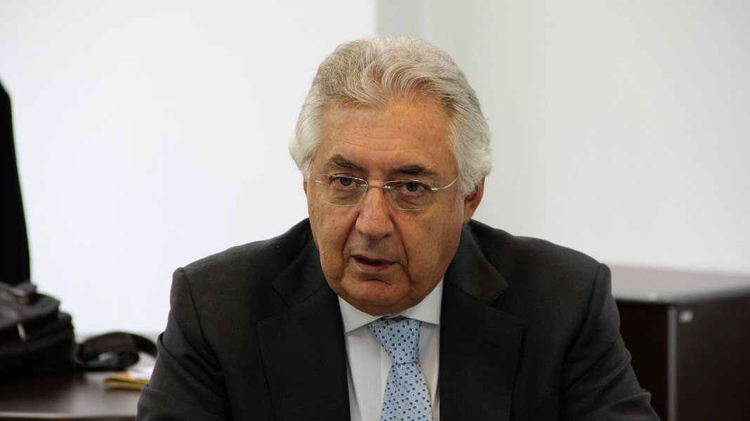 Ministro da Micro e Pequena Empresa é acusado pelo Ministério Público de ter pressionado a Cetesb, agência ambiental paulista, a aprovar o projeto de um condomínio residencial localizado no litoral norte de São Paulo, em um terreno do então vice-governador; ação foi formalizada na sexta-feira 26 e Afif nega irregularidades (Foto: Gisele Federicce) Ministro da Micro e Pequena Empresa é acusado pelo Ministério Público de ter pressionado a Cetesb, agência ambiental paulista, a aprovar o projeto de um condomínio residencial localizado no litoral norte de São Paulo, em um terreno do então vice-governador; ação foi formalizada na sexta-feira 26 e Afif nega irregularidades