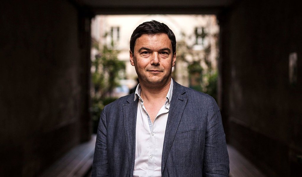 "Como em outros países, o Brasil precisa de mais transparência sobre renda e riqueza", disse o economista Thomas Piketty, autor do livro O Capital, em palestra na Faculdade de Economia e Administração da USP (Foto: Leonardo Attuch) "Como em outros países, o Brasil precisa de mais transparência sobre renda e riqueza", disse o economista Thomas Piketty, autor do livro O Capital, em palestra na Faculdade de Economia e Administração da USP