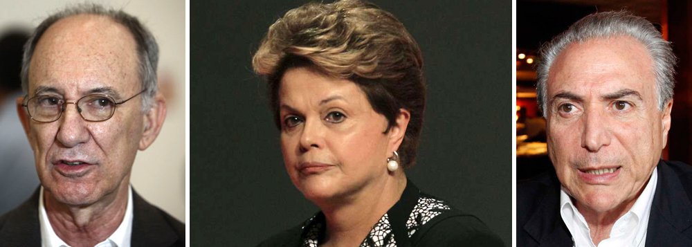 Presidente Dilma avisou, através do presidente Rui Falcão, que não ouviria o partido para decidir sua equipe econômica, mas que chamaria os petistas em seguida para tratar das outras pastas; "Mas Dilma maltrata o partido também ao ignorá-lo, até agora, na segunda etapa de montagem do ministério. A mágoa é grande", comenta a colunista do 247 Tereza Cruvinel; enquanto isso, presidente ampliou de 5 para 6 pastas a cota do PMDB de Michel Temer, irritado com a escolha de Kátia Abreu para a Agricultura; ainda há PROS, PP e PSD a atender; resultado, diz a jornalista: "o PT faz as contas e acha que perderá espaço mesmo" (Foto: Gisele Federicce) Presidente Dilma avisou, através do presidente Rui Falcão, que não ouviria o partido para decidir sua equipe econômica, mas que chamaria os petistas em seguida para tratar das outras pastas; "Mas Dilma maltrata o partido também ao ignorá-lo, até agora, na segunda etapa de montagem do ministério. A mágoa é grande", comenta a colunista do 247 Tereza Cruvinel; enquanto isso, presidente ampliou de 5 para 6 pastas a cota do PMDB de Michel Temer, irritado com a escolha de Kátia Abreu para a Agricultura; ainda há PROS, PP e PSD a atender; resultado, diz a jornalista: "o PT faz as contas e acha que perderá espaço mesmo"
