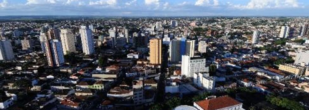 As reuniões têm o propósito de debater as demandas e dificuldades dos hospitais da região. Assinam o requerimento o presidente da comissão, deputado Arlen Santiago (PTB), e os deputados Elismar Prado (PT), Tony Carlos (PMDB), Antônio Lerin (PSB), Felipe Attiê (PP) e Luiz Humberto Carneiro (PSDB) (Foto: Luis Mauro Queiroz) As reuniões têm o propósito de debater as demandas e dificuldades dos hospitais da região. Assinam o requerimento o presidente da comissão, deputado Arlen Santiago (PTB), e os deputados Elismar Prado (PT), Tony Carlos (PMDB), Antônio Lerin (PSB), Felipe Attiê (PP) e Luiz Humberto Carneiro (PSDB)