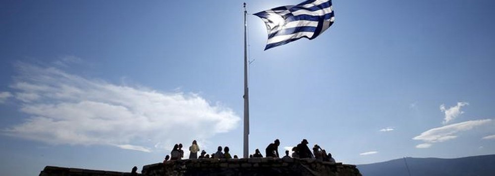 Bandeira nacional grega vista em Atenas. 02/07/2015 REUTERS/Jean-Paul Pelissier (Foto: Roberta Namour) Bandeira nacional grega vista em Atenas. 02/07/2015 REUTERS/Jean-Paul Pelissier