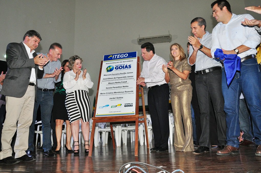 Um espaço cultural que une arte, cultura e tecnologia; esse é propósito do Instituto Tecnológico em Artes Labibe Faiad, que foi restaurado e adequado para abrigar também um Instituto Tecnológico em Artes e entregue na noite de quinta-feira (13), pelo governador Marconi Perillo, em Catalão; instituto passou por ampla reforma, ao custo de R$ 700 mil, e vai oferecer cursos para alunos do município (Foto: José Barbacena) Um espaço cultural que une arte, cultura e tecnologia; esse é propósito do Instituto Tecnológico em Artes Labibe Faiad, que foi restaurado e adequado para abrigar também um Instituto Tecnológico em Artes e entregue na noite de quinta-feira (13), pelo governador Marconi Perillo, em Catalão; instituto passou por ampla reforma, ao custo de R$ 700 mil, e vai oferecer cursos para alunos do município