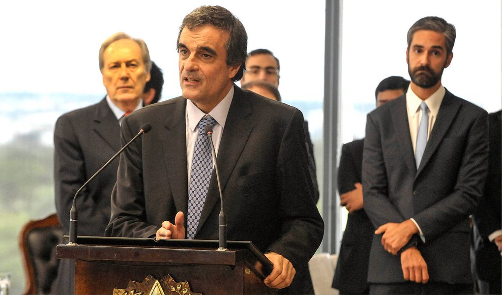 O ministro da Justiça, José Eduardo Cardozo, disse nesta quinta (9) que os problemas enfrentados pelo governo na articulação política com o Congresso não dificultaram a indicação de um novo ministro para o Supremo Tribunal Federal (STF); segundo Cardozo, o processo de escolha, que aguarda decisão da presidenta Dilma Rousseff, está em fase final; de acordo com o ministro, há uma “demora boa” na decisão da presidente, devido a um criterioso processo de escolha (Foto: Valter Lima) O ministro da Justiça, José Eduardo Cardozo, disse nesta quinta (9) que os problemas enfrentados pelo governo na articulação política com o Congresso não dificultaram a indicação de um novo ministro para o Supremo Tribunal Federal (STF); segundo Cardozo, o processo de escolha, que aguarda decisão da presidenta Dilma Rousseff, está em fase final; de acordo com o ministro, há uma “demora boa” na decisão da presidente, devido a um criterioso processo de escolha