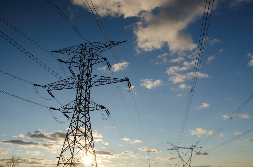 A Agência Nacional de Energia Elétrica (Aneel) aprovou um reajuste médio de 5,46% para as tarifas de energia elétrica da AES Sul; o aumento passa a valer a partir do próximo domingo (19); é a data base do contrato da distribuidora; este é o reajuste anual tradicional (Foto: Leonardo Lucena) A Agência Nacional de Energia Elétrica (Aneel) aprovou um reajuste médio de 5,46% para as tarifas de energia elétrica da AES Sul; o aumento passa a valer a partir do próximo domingo (19); é a data base do contrato da distribuidora; este é o reajuste anual tradicional
