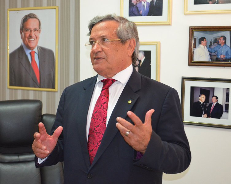 Deputado Benito Gama foi designado como membro titular para a comissão especial criada para debater e votar a PEC-473/2001, que poderá alternar entre o presidente da República e o Congresso Nacional a escolha dos ministros do Supremo Tribunal Federal (STF); "Primeiro vamos discutir principalmente as alternativas ao atual modelo constitucional e demais itens apensados à proposta que diz respeito ao processo de composição do mais alto órgão judiciário nacional", diz Benito (Foto: Romulo Faro) Deputado Benito Gama foi designado como membro titular para a comissão especial criada para debater e votar a PEC-473/2001, que poderá alternar entre o presidente da República e o Congresso Nacional a escolha dos ministros do Supremo Tribunal Federal (STF); "Primeiro vamos discutir principalmente as alternativas ao atual modelo constitucional e demais itens apensados à proposta que diz respeito ao processo de composição do mais alto órgão judiciário nacional", diz Benito