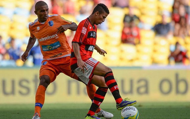 "Não depende só de mim. Estou fazendo a minha parte e as coisas serão resolvidas. Não posso falar nada, afirmar nada. As notícias correm rápido e a certeza que tenho é que meu contrato terminar em 31 de dezembro. O que vai acontecer, não posso afirmar. Existem conversas a serem feitas e só vou afirmar quando tiver algo concreto nas mãos", afirmou Nixon (Foto: Luis Mauro Queiroz) "Não depende só de mim. Estou fazendo a minha parte e as coisas serão resolvidas. Não posso falar nada, afirmar nada. As notícias correm rápido e a certeza que tenho é que meu contrato terminar em 31 de dezembro. O que vai acontecer, não posso afirmar. Existem conversas a serem feitas e só vou afirmar quando tiver algo concreto nas mãos", afirmou Nixon