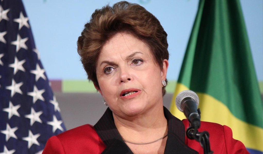 O PPS entrou nesta sexta (13) com um recurso na Segunda Turma do Supremo Tribunal Federal (STF) para que a presidente Dilma Rousseff seja investigada na Operação Lava Jato; ao contrário do entendimento do ministro Teori Zavaski, relator dos inquéritos da investigação no STF, o partido alega que há indícios contra a presidente e que Dilma pode ser investigada durante seu mandato; na petição, o PPS alega que o impedimento constitucional para que o presidente da República seja investigado durante a vigência do mandato não pode ser aplicado na fase pré-processual (Foto: Valter Lima) O PPS entrou nesta sexta (13) com um recurso na Segunda Turma do Supremo Tribunal Federal (STF) para que a presidente Dilma Rousseff seja investigada na Operação Lava Jato; ao contrário do entendimento do ministro Teori Zavaski, relator dos inquéritos da investigação no STF, o partido alega que há indícios contra a presidente e que Dilma pode ser investigada durante seu mandato; na petição, o PPS alega que o impedimento constitucional para que o presidente da República seja investigado durante a vigência do mandato não pode ser aplicado na fase pré-processual