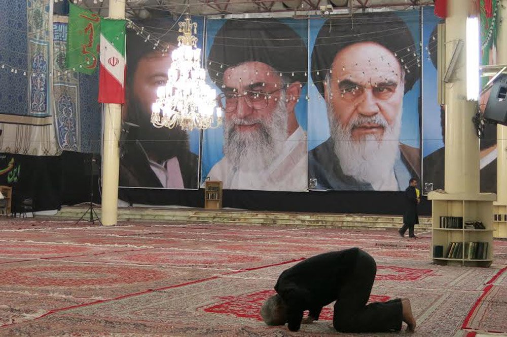 Influente, poderoso e um dos maiores países do Oriente Médio, o Irã é retratado, junto com seu povo e sua cultura, neste ensaio do cartunista Carlos Latuff; confira imagens feitas no país na semana passada (Foto: Gisele Federicce) Influente, poderoso e um dos maiores países do Oriente Médio, o Irã é retratado, junto com seu povo e sua cultura, neste ensaio do cartunista Carlos Latuff; confira imagens feitas no país na semana passada