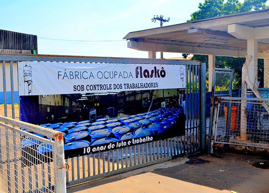 Na Flaskô, a gestão dos trabalhadores fez milagres que empresários progressistas não conseguem. A experiência completará 12 anos (Foto: Josiane Lombardi) Na Flaskô, a gestão dos trabalhadores fez milagres que empresários progressistas não conseguem. A experiência completará 12 anos