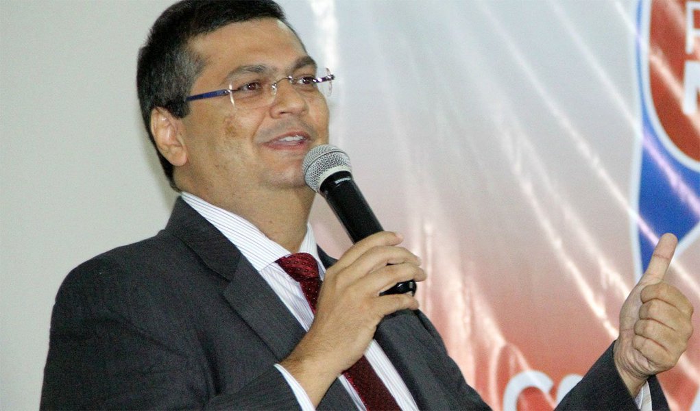 Governador eleito Flávio Dino (PC do B) reafirmou o compromisso de melhorar os indicadores sociais do Maranhão; "O Estado vai caminhar para o desenvolvimento de modo inclusivo, de desenvolvimento para todos. O Maranhão nos dará mais orgulho e vai continuar a ser bom, belo e rico, mas com uma diferença, será para todos. Vamos trabalhar para honrar a esperança de cada maranhense em um governo melhor", disse (Foto: Leonardo Lucena) Governador eleito Flávio Dino (PC do B) reafirmou o compromisso de melhorar os indicadores sociais do Maranhão; "O Estado vai caminhar para o desenvolvimento de modo inclusivo, de desenvolvimento para todos. O Maranhão nos dará mais orgulho e vai continuar a ser bom, belo e rico, mas com uma diferença, será para todos. Vamos trabalhar para honrar a esperança de cada maranhense em um governo melhor", disse