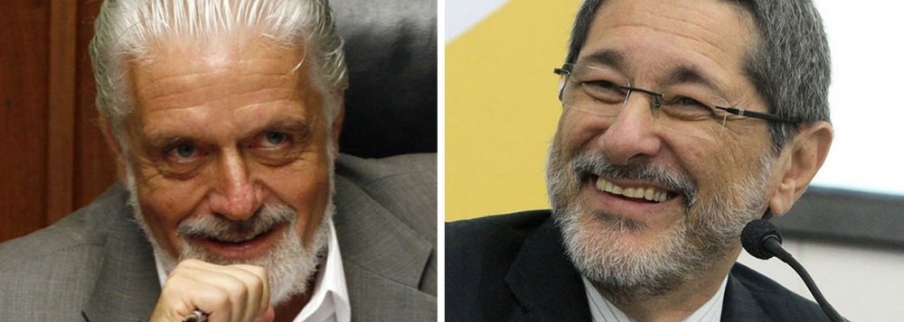 Governador da Bahia parece não estar preocupado com ataques da oposição quanto à permanência de José Sérgio Gabrielli à frente da Secretaria de Planejamento; opositores como Geddel Vieira Lima questionam idoneidade do petista pelo fato de ele ser suspeito de cometer irregularidades na compra da refinaria de Pasadena, nos EUA, enquanto era presidente da Petrobras; "Eu conheço muito bem Gabrielli e tenho absoluta confiança que ao final ficará provado que ele não tem envolvimento com desvio de dinheiro público" (Foto: Romulo Faro) Governador da Bahia parece não estar preocupado com ataques da oposição quanto à permanência de José Sérgio Gabrielli à frente da Secretaria de Planejamento; opositores como Geddel Vieira Lima questionam idoneidade do petista pelo fato de ele ser suspeito de cometer irregularidades na compra da refinaria de Pasadena, nos EUA, enquanto era presidente da Petrobras; "Eu conheço muito bem Gabrielli e tenho absoluta confiança que ao final ficará provado que ele não tem envolvimento com desvio de dinheiro público"