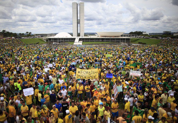 Se não disputamos com a sociedade o que fundamenta nossas ações, não preparamos a defesa dos valores e concepções que orientam nossas políticas e que vão muito além do nosso governo (Foto: Paulo Pimenta) Se não disputamos com a sociedade o que fundamenta nossas ações, não preparamos a defesa dos valores e concepções que orientam nossas políticas e que vão muito além do nosso governo