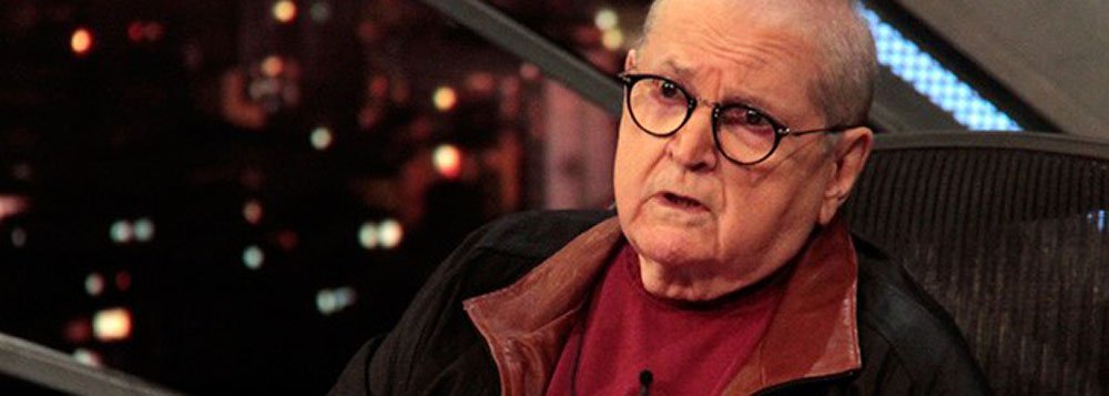 Apresentador da Globo condenou a pichação em frente ao seu prédio "Jô Soares morra" e foi solidário ao escritor Fernando Morais, "vítima desse ódio fascista que repercute nas redes sociais"; "Isso me lembra um pouco dos tempos da ditadura", afirmou, no programa de ontem (Foto: Gisele Federicce) Apresentador da Globo condenou a pichação em frente ao seu prédio "Jô Soares morra" e foi solidário ao escritor Fernando Morais, "vítima desse ódio fascista que repercute nas redes sociais"; "Isso me lembra um pouco dos tempos da ditadura", afirmou, no programa de ontem