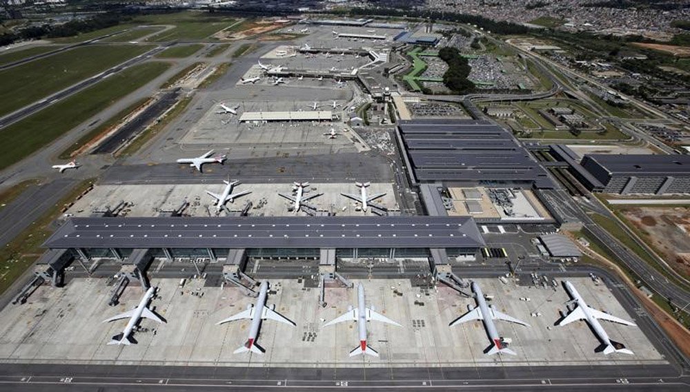 Aviões no aeroporto de Guarulhos. 12/02/2015 REUTERS/Paulo Whitaker (Foto: Aquiles Lins) Aviões no aeroporto de Guarulhos. 12/02/2015 REUTERS/Paulo Whitaker