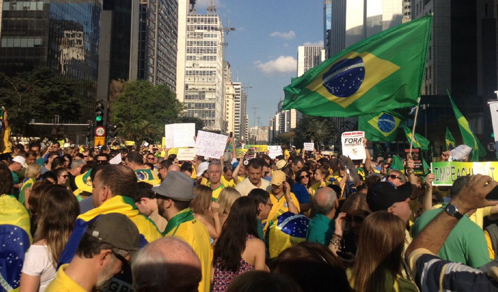 A manifestação da Paulista apenas se repetiu - mais nanica, ou "menos gigante", digamos assim -, de modo farsesco e até burlesco, se me permitem (Foto: Lula Miranda) A manifestação da Paulista apenas se repetiu - mais nanica, ou "menos gigante", digamos assim -, de modo farsesco e até burlesco, se me permitem