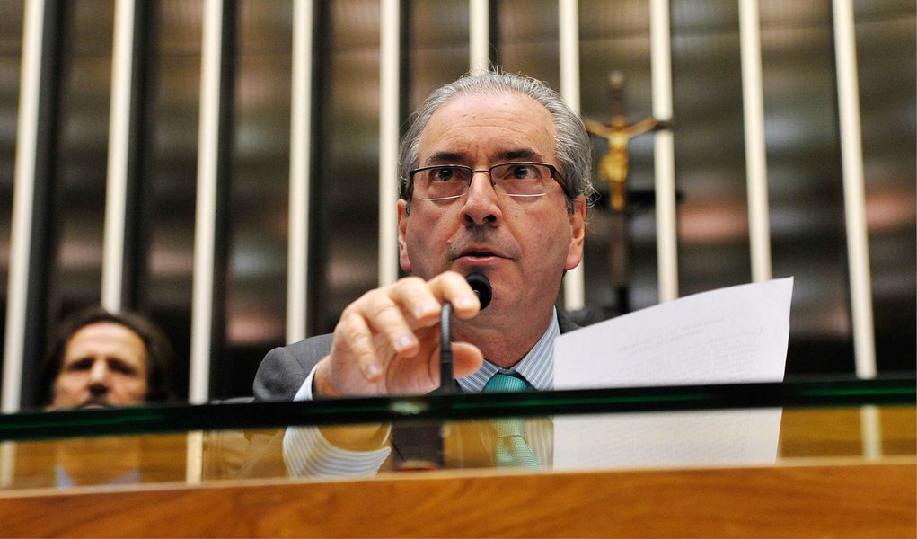 Presidente da Câmara disse hoje que a emenda que estendeu os reajustes do salario mínimo a aposentados e pensionistas, aprovada na noite de ontem, foi "um ato contra o trabalhador"; “Essa medida de ontem foi uma medida que passou dos seus limites. A aprovação de ontem realmente causa prejuízo ao país", criticou; "Não se trata de proteger os aposentados, se trata de você dar uma correção salarial a todos os aposentados, com recurso público, que nem os funcionários da ativa tem direito”, completou (Foto: Aquiles Lins) Presidente da Câmara disse hoje que a emenda que estendeu os reajustes do salario mínimo a aposentados e pensionistas, aprovada na noite de ontem, foi "um ato contra o trabalhador"; “Essa medida de ontem foi uma medida que passou dos seus limites. A aprovação de ontem realmente causa prejuízo ao país", criticou; "Não se trata de proteger os aposentados, se trata de você dar uma correção salarial a todos os aposentados, com recurso público, que nem os funcionários da ativa tem direito”, completou