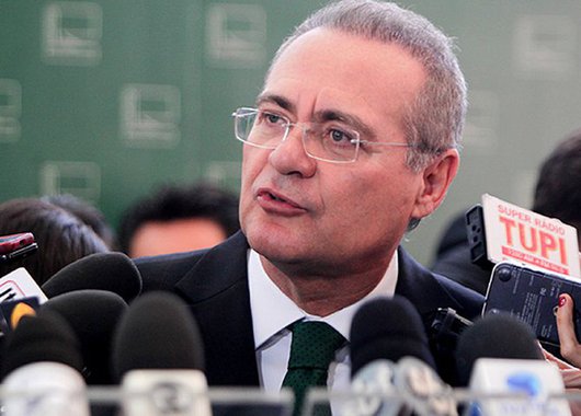 Que ninguém estranhe os movimentos de Renan Calheiros, que vão muito além de ocupar espaços vazios deixados pela gestão desorientada de Dilma. O governo paralelo do senador está apenas começando (Foto: Christina Lemos) Que ninguém estranhe os movimentos de Renan Calheiros, que vão muito além de ocupar espaços vazios deixados pela gestão desorientada de Dilma. O governo paralelo do senador está apenas começando