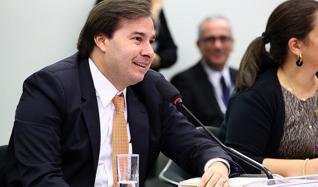 O presidente da comissão especial da reforma política, deputado Rodrigo Maia (DEM-RJ), informou nesta manhã, durante a reunião do colegiado, que a votação do relatório final foi marcada para terça-feira 19, após encerrado o prazo de vista coletiva solicitada na última terça (Foto: Gisele Federicce) O presidente da comissão especial da reforma política, deputado Rodrigo Maia (DEM-RJ), informou nesta manhã, durante a reunião do colegiado, que a votação do relatório final foi marcada para terça-feira 19, após encerrado o prazo de vista coletiva solicitada na última terça