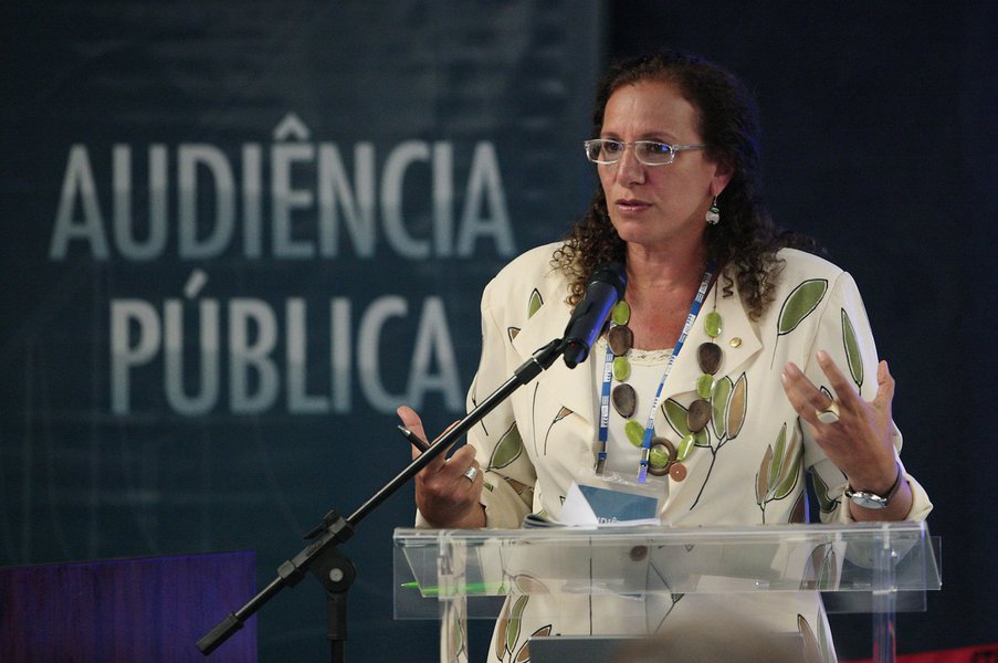 A deputada Jandir Feghali (PCdoB-RJ comemorou o acordo para a votação, na próxima quarta, do projeto que aumenta o rigor contra os chamados "autos de resistência", termo técnico usado pela política para justificar as mortes de jovens negros nas periferias (Foto: Leonardo Attuch) www.brasil247.com - A deputada Jandir Feghali (PCdoB-RJ comemorou o acordo para a votação, na próxima quarta, do projeto que aumenta o rigor contra os chamados "autos de resistência", termo técnico usado pela política para justificar as mortes de jovens negros nas periferias