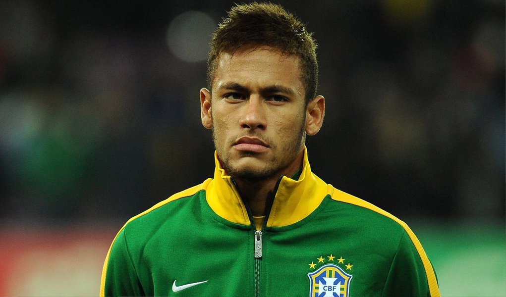 A juíza Thaís Cabaleiro Coutinho, de Santos, determinou que o jogador, seu pai e a N&N Consultoria, empresa da família, apresentem todos os documentos que envolveram a transferência do Santos para o Barcelona, em 2013, em até cinco dias; a abertura dos papéis é um pedido da Teisa (Terceira Estrela Investimentos S.A.), composta por cartolas do Santos que compraram 5% dos direitos econômicos do jogador em 2010 (Foto: Valter Lima) A juíza Thaís Cabaleiro Coutinho, de Santos, determinou que o jogador, seu pai e a N&N Consultoria, empresa da família, apresentem todos os documentos que envolveram a transferência do Santos para o Barcelona, em 2013, em até cinco dias; a abertura dos papéis é um pedido da Teisa (Terceira Estrela Investimentos S.A.), composta por cartolas do Santos que compraram 5% dos direitos econômicos do jogador em 2010