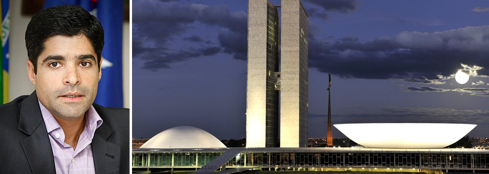 Prefeito de Salvador cancelou agenda de todo o seu dia ontem (5) e embarcou de última hora para a capital federal, onde se encontrou com os demais líderes da oposição para discutir estratégias de 'blindar' seus nomes que estão entre os 54 políticos listados pela Procuradoria Geral da República na nova fase da Operação Lava Jato; ele também se encontrou com o ministro das Cidades, Gilberto Kassab, que também era do DEM e agora tenta atraí-lo ao PL (partido Liberal), que ele está recriando (Foto: Romulo Faro) Prefeito de Salvador cancelou agenda de todo o seu dia ontem (5) e embarcou de última hora para a capital federal, onde se encontrou com os demais líderes da oposição para discutir estratégias de 'blindar' seus nomes que estão entre os 54 políticos listados pela Procuradoria Geral da República na nova fase da Operação Lava Jato; ele também se encontrou com o ministro das Cidades, Gilberto Kassab, que também era do DEM e agora tenta atraí-lo ao PL (partido Liberal), que ele está recriando