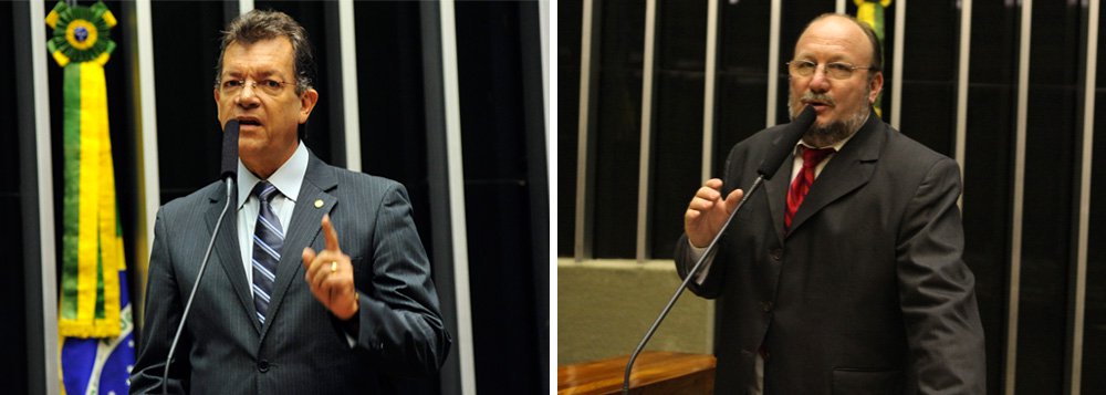 Dos oito deputados federais sergipanos, cinco votaram a favor da aprovação do Projeto de Lei 4.330/04, que disciplina a terceirização no país. André Moura (PSC), Adelson Barreto (PTB), Laércio Oliveira (SD), Fábio Reis (PMDB) e Fábio Mitidieri (PSD) foram favoráveis ao PL; João Daniel (PT) e Jony Marcos (PRB) foram contrários ao polêmico projeto; “O discurso falacioso criou um mantra segundo o qual o projeto torna precárias as relações trabalhistas. Chega a ser constrangedora tamanha desfaçatez", diz Laércio; "O receio é que haja uma terceirização indiscriminada, com as empresas reduzindo os custos através do rebaixamento do padrão de direitos trabalhistas", afirma João Daniel (Foto: Valter Lima) Dos oito deputados federais sergipanos, cinco votaram a favor da aprovação do Projeto de Lei 4.330/04, que disciplina a terceirização no país. André Moura (PSC), Adelson Barreto (PTB), Laércio Oliveira (SD), Fábio Reis (PMDB) e Fábio Mitidieri (PSD) foram favoráveis ao PL; João Daniel (PT) e Jony Marcos (PRB) foram contrários ao polêmico projeto; “O discurso falacioso criou um mantra segundo o qual o projeto torna precárias as relações trabalhistas. Chega a ser constrangedora tamanha desfaçatez", diz Laércio; "O receio é que haja uma terceirização indiscriminada, com as empresas reduzindo os custos através do rebaixamento do padrão de direitos trabalhistas", afirma João Daniel