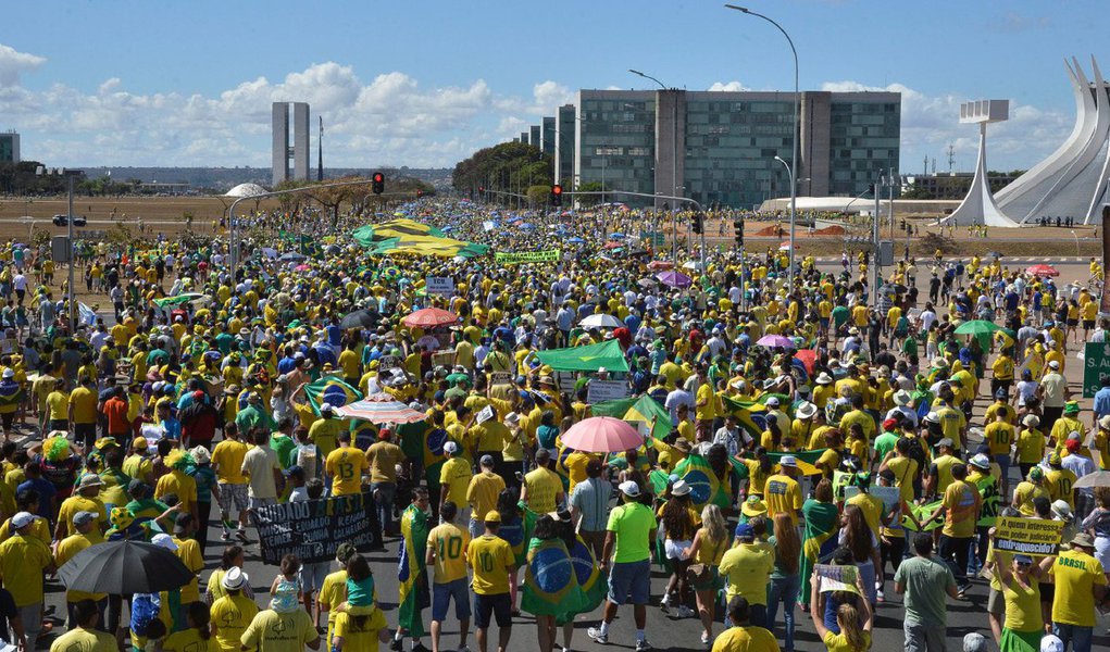 Vemos as ruas lotadas, bandeiras e protestos por todos os lados, mas não temos um projeto comum de comunidade (Foto: Luiz Flávio Gomes) Vemos as ruas lotadas, bandeiras e protestos por todos os lados, mas não temos um projeto comum de comunidade