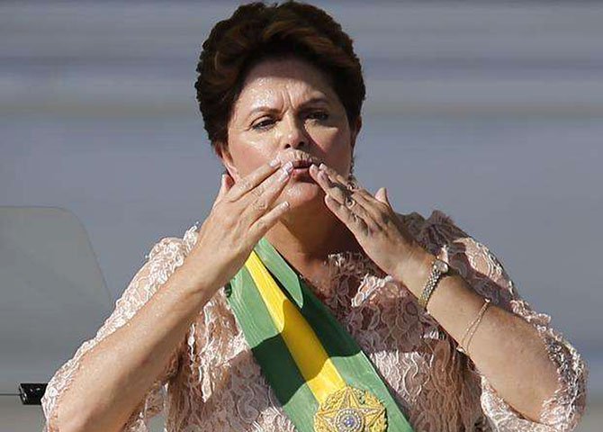 Afinal a senhora presidente deve dizer quem são os inimigos externos da Petrobras. Não será um discurso que vai salvá-la (Foto: Alberto Goldman) Afinal a senhora presidente deve dizer quem são os inimigos externos da Petrobras. Não será um discurso que vai salvá-la