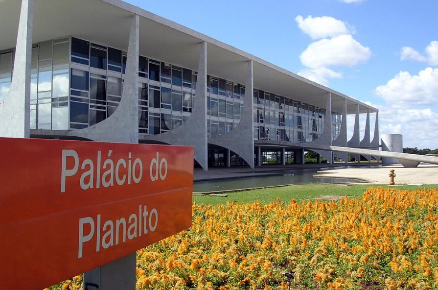 A reportagem do "Estadão" deve servir de alerta ao Palácio do Planalto para o panorama que se desenha no país. Afinal, cautela e caldo de galinha nunca fizeram mal a ninguém (Foto: Ribamar Fonseca) www.brasil247.com - A reportagem do "Estadão" deve servir de alerta ao Palácio do Planalto para o panorama que se desenha no país. Afinal, cautela e caldo de galinha nunca fizeram mal a ninguém