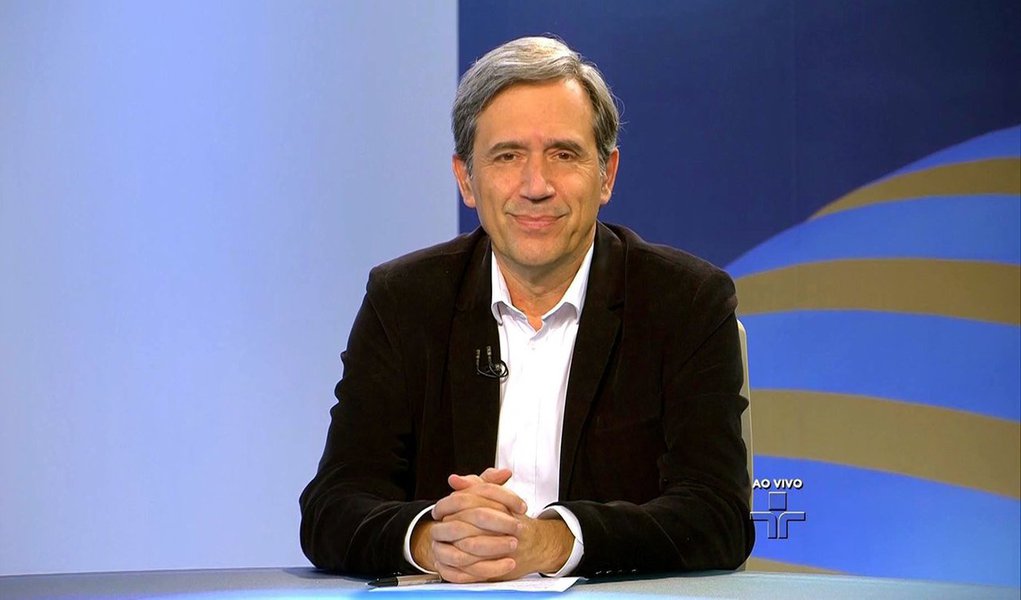 Em comentário ao vivo na TV Cultura, de São Paulo, Marco Antonio Villa usou o termo "cachaceiros" para se referir aos simpatizantes do ex-presidente que participaram de um churrasco de espetinhos organizado pela CUT; "Os cachaceiros vieram de São Bernardo (do Campo) com ônibus pagos pelo sindicato" (Foto: Gisele Federicce) Em comentário ao vivo na TV Cultura, de São Paulo, Marco Antonio Villa usou o termo "cachaceiros" para se referir aos simpatizantes do ex-presidente que participaram de um churrasco de espetinhos organizado pela CUT; "Os cachaceiros vieram de São Bernardo (do Campo) com ônibus pagos pelo sindicato"