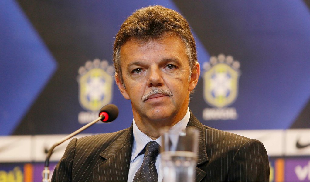 Coordenador de seleções da CBF, Gilmar Rinaldi, afirmou que a entidade vai reunir todos os ex-técnicos da seleção para o que chamou de Conselho de Desenvolvimento Estratégico do Futebol Brasileiro; "O objetivo é diagnosticar o quadro atual do futebol brasileiro em diferentes óticas com profissionais de várias modalidades, criar um plano estratégico e a implantação do plano", afirmou (Foto: Aquiles Lins) Coordenador de seleções da CBF, Gilmar Rinaldi, afirmou que a entidade vai reunir todos os ex-técnicos da seleção para o que chamou de Conselho de Desenvolvimento Estratégico do Futebol Brasileiro; "O objetivo é diagnosticar o quadro atual do futebol brasileiro em diferentes óticas com profissionais de várias modalidades, criar um plano estratégico e a implantação do plano", afirmou