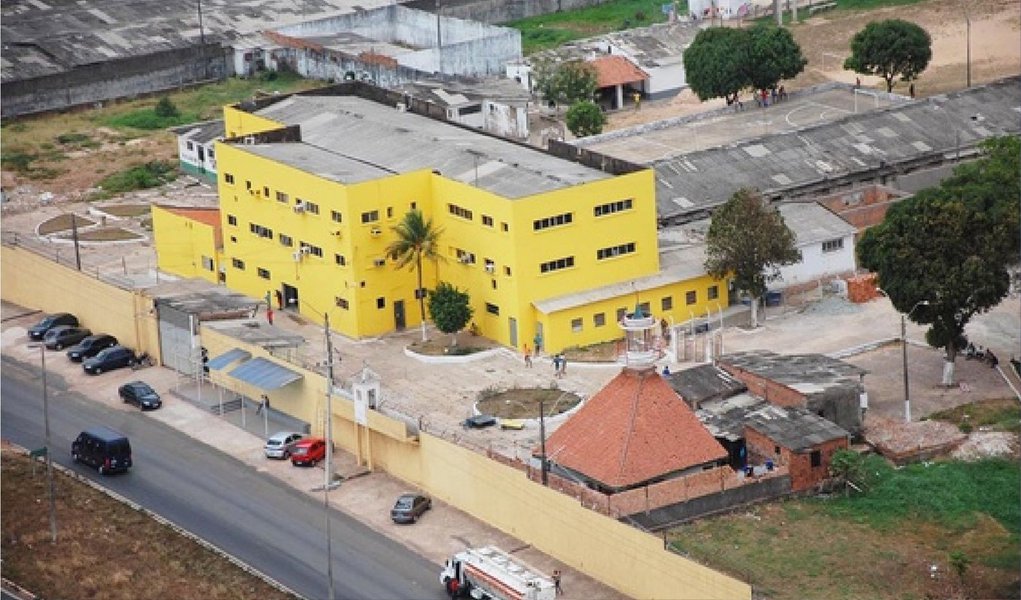 Balanço apresentado pela Secretaria de Segurança Pública aponta redução de 7% no índice de homicídios nos seis primeiros meses deste ano comparado ao mesmo período do ano passado; o Complexo Penitenciário de Pedrinhas teve queda de 67,44% nas ocorrências de fugas no primeiro semestre deste ano, em comparação com o mesmo período de 2014; o número de mortes no complexo caiu mais da metade em 6 meses, para exatos 60%, comparado a 2014 (Foto: Leonardo Lucena) Balanço apresentado pela Secretaria de Segurança Pública aponta redução de 7% no índice de homicídios nos seis primeiros meses deste ano comparado ao mesmo período do ano passado; o Complexo Penitenciário de Pedrinhas teve queda de 67,44% nas ocorrências de fugas no primeiro semestre deste ano, em comparação com o mesmo período de 2014; o número de mortes no complexo caiu mais da metade em 6 meses, para exatos 60%, comparado a 2014