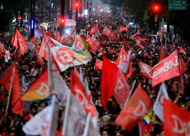 Outro grande erro do PT foi o de ter abandonado a educação politica concernente a construção da cidadania, isto é valido para toda a esquerda brasileira (Foto: Marilza De Melo Foucher) Outro grande erro do PT foi o de ter abandonado a educação politica concernente a construção da cidadania, isto é valido para toda a esquerda brasileira