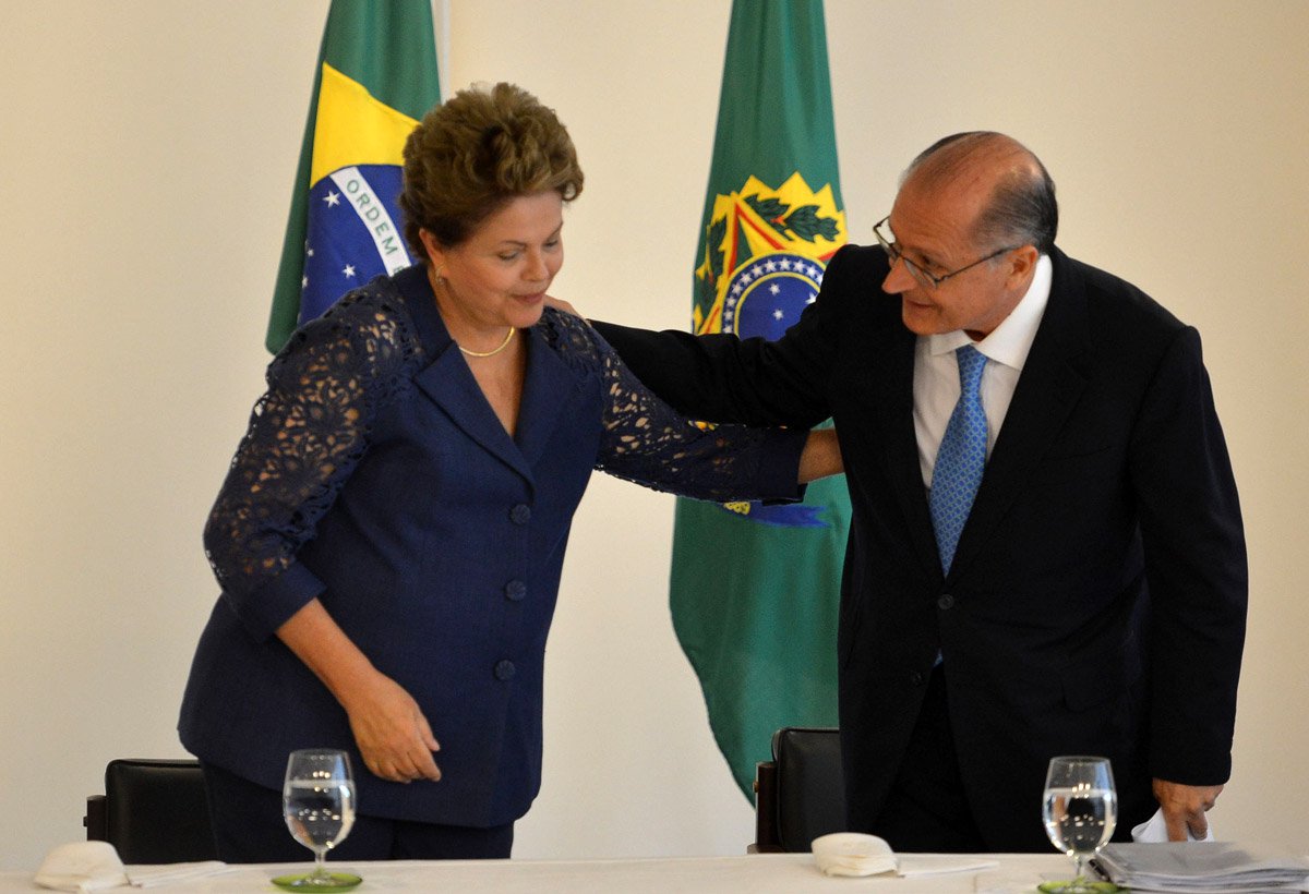 Brasília- DF- Brasil- 04/12/2014- O ministro da Casa Civil, Aloizio Mercadante, a presidenta Dilma Rousseff e governador Geraldo Alckmin durante assinatura de contratos de infraestrutura urbana com o Governo de São Paulo. (José Cruz/Agência Brasil) (Foto: Aquiles Lins) Brasília- DF- Brasil- 04/12/2014- O ministro da Casa Civil, Aloizio Mercadante, a presidenta Dilma Rousseff e governador Geraldo Alckmin durante assinatura de contratos de infraestrutura urbana com o Governo de São Paulo. (José Cruz/Agência Brasil)