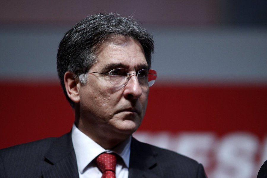 Eleito no 1° turno das eleições na disputa pelo governo de Minas Gerais, Fernando Pimentel (PT) promete fiscalizar gestões tucanas que comandaram o Estado desde 2002; seu governo pretende investigar denúncias feitas ao MP, de desvios na Saúde, Educação, Previdência do servidor e favorecimento a empresas privadas pela Cemig (Foto: Roberta Namour) Eleito no 1° turno das eleições na disputa pelo governo de Minas Gerais, Fernando Pimentel (PT) promete fiscalizar gestões tucanas que comandaram o Estado desde 2002; seu governo pretende investigar denúncias feitas ao MP, de desvios na Saúde, Educação, Previdência do servidor e favorecimento a empresas privadas pela Cemig