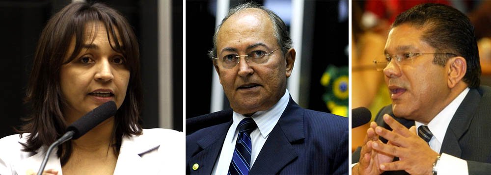A deputada federal Eliziane Gama (PPS-MA), integrante da CPI da Petrobras, vai pedir nesta segunda-feira, 9, o afastamento dos dois integrantes da comissão que estão entre os investigados pelo STF a pedido do procurador geral da República, Rodrigo Janot; o deputado Lázaro Botelho (PP-TO), titular da comissão, e o seu suplente, deputado Sandes Júnior (PP-GO); além do afastamento de Botelho e Júnior, o PPS vai pedir também a convocação dos 47 políticos e dois operadores envolvidos; “O julgamento político será feito posteriormente pela Câmara e pelo Senado, assim como o julgamento criminal cabe a Justiça. Vamos chamar os investigados para que eles tenham chance de prestar esclarecimentos perante o Congresso e a sociedade”, afirmou. (Foto: Aquiles Lins) A deputada federal Eliziane Gama (PPS-MA), integrante da CPI da Petrobras, vai pedir nesta segunda-feira, 9, o afastamento dos dois integrantes da comissão que estão entre os investigados pelo STF a pedido do procurador geral da República, Rodrigo Janot; o deputado Lázaro Botelho (PP-TO), titular da comissão, e o seu suplente, deputado Sandes Júnior (PP-GO); além do afastamento de Botelho e Júnior, o PPS vai pedir também a convocação dos 47 políticos e dois operadores envolvidos; “O julgamento político será feito posteriormente pela Câmara e pelo Senado, assim como o julgamento criminal cabe a Justiça. Vamos chamar os investigados para que eles tenham chance de prestar esclarecimentos perante o Congresso e a sociedade”, afirmou.